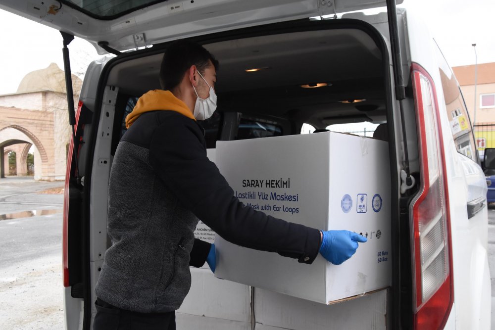 Kütahya’da 50 kadın, 9 ayda 4 milyon maske üretti