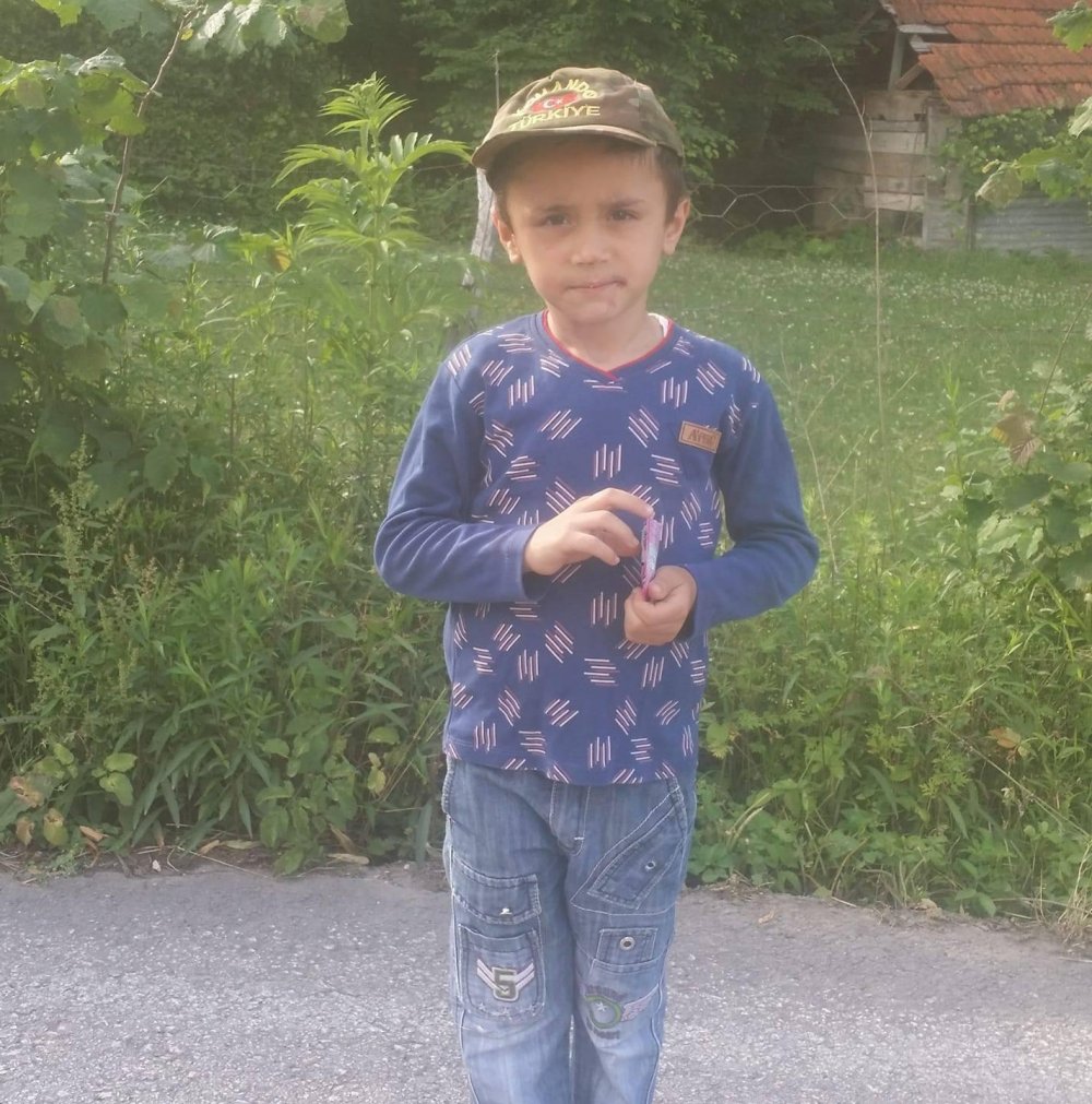 Minibüsün çarptığı çocuk, 5 günlük yaşam savaşını kaybetti