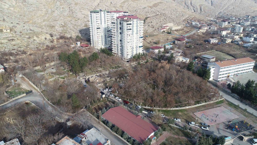 Sultan 1'inci Kılıçarslan ile kızı Saide Hatun'un mezarları, Diyarbakır'da bulundu