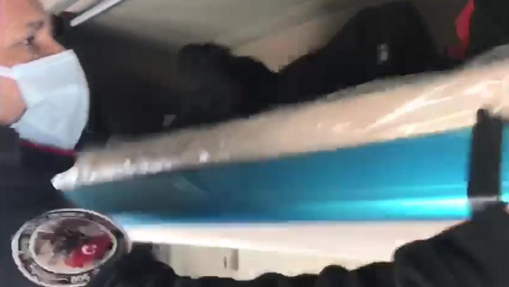 TIR'ın şoför yatağından 11 kilo 950 gram esrar ele geçti