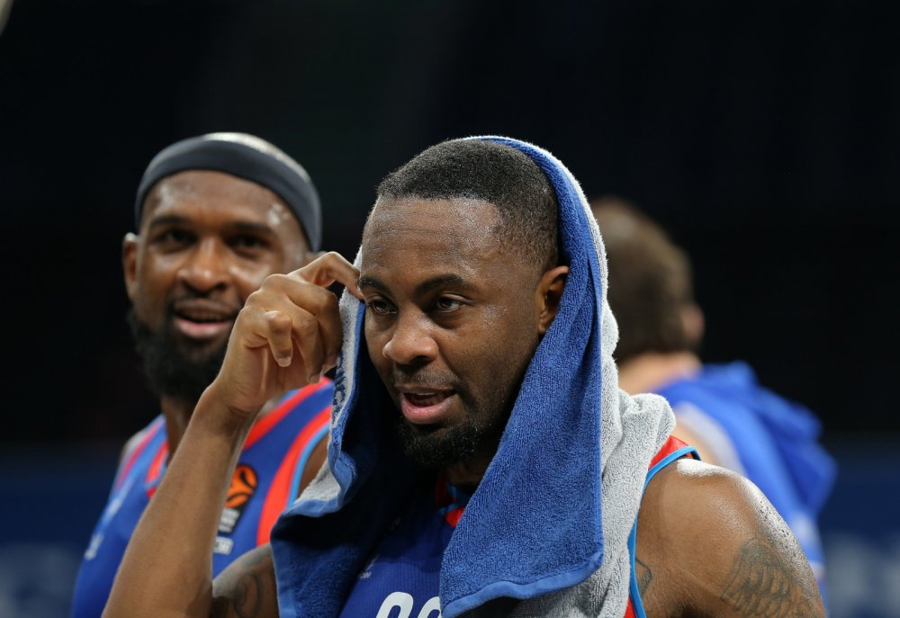 Anadolu Efes - ALBA Berlin: 84-76