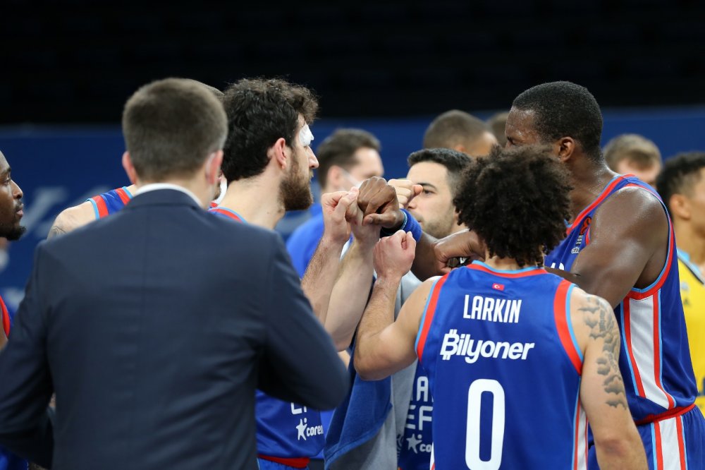 Anadolu Efes - ALBA Berlin: 84-76