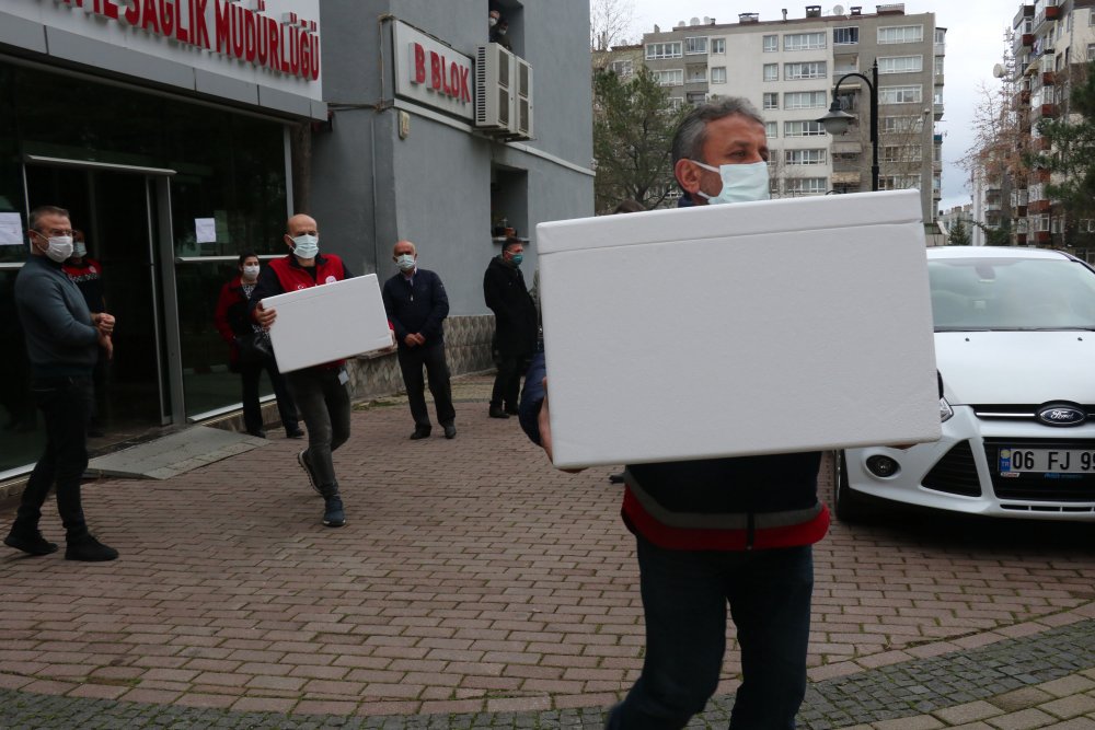 Samsun'da, Covid-19 aşıları hastanelere gönderildi