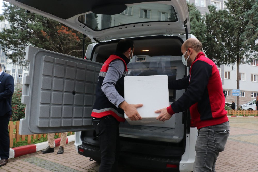 Samsun'da, Covid-19 aşıları hastanelere gönderildi