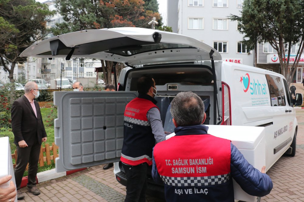 Samsun'da, Covid-19 aşıları hastanelere gönderildi