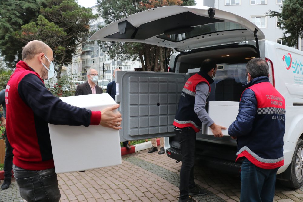 Samsun'da, Covid-19 aşıları hastanelere gönderildi