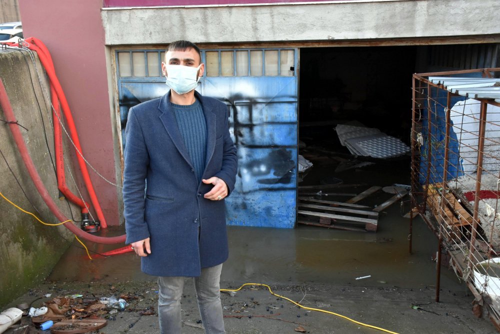 Sele kapılan kadın, park halindeki TIR sayesinde hayatta kaldı