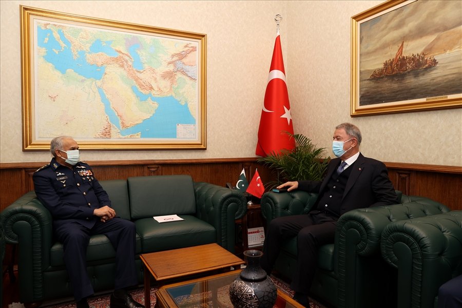 Bakan Akar, Pakistan Hava Kuvvetleri Komutanı Khan'ı kabul etti