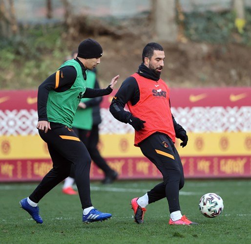 Muslera takımla çalışmalara başladı