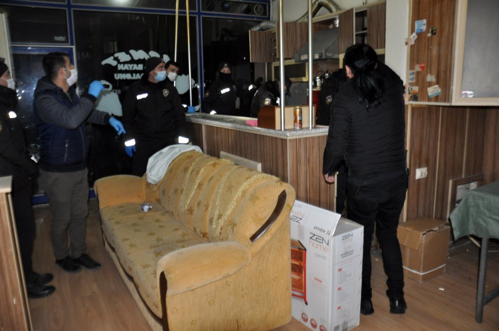 Polisin kapattığı kahvehaneyi 2 saat sonra yeniden açtılar: 24 gözaltı, 98 bin TL ceza