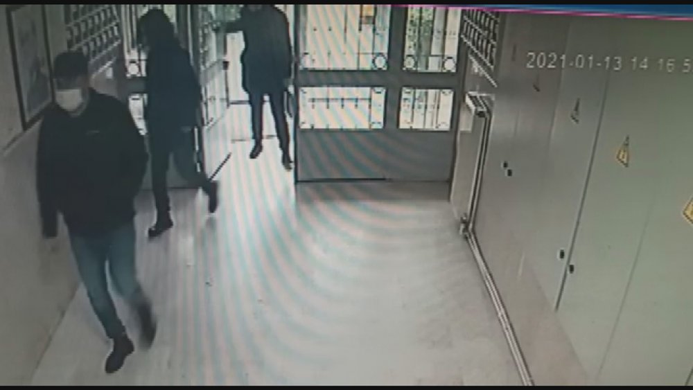 "Sevgilisi evi yakıp kaçmış. Ama kadını kurtardılar''  Şüpheli güvenlik kamerasında  