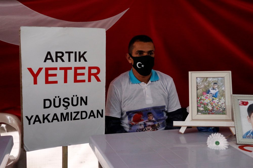 Evlat nöbetindeki anne: PKK'yı bitirerek, çocuklarımızı ellerinden alacağız inşallah