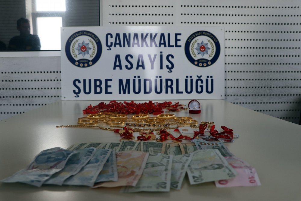 Küçük kızı, FETÖ tehdidiyle kandırıp, 300 bin liralık altını çaldı