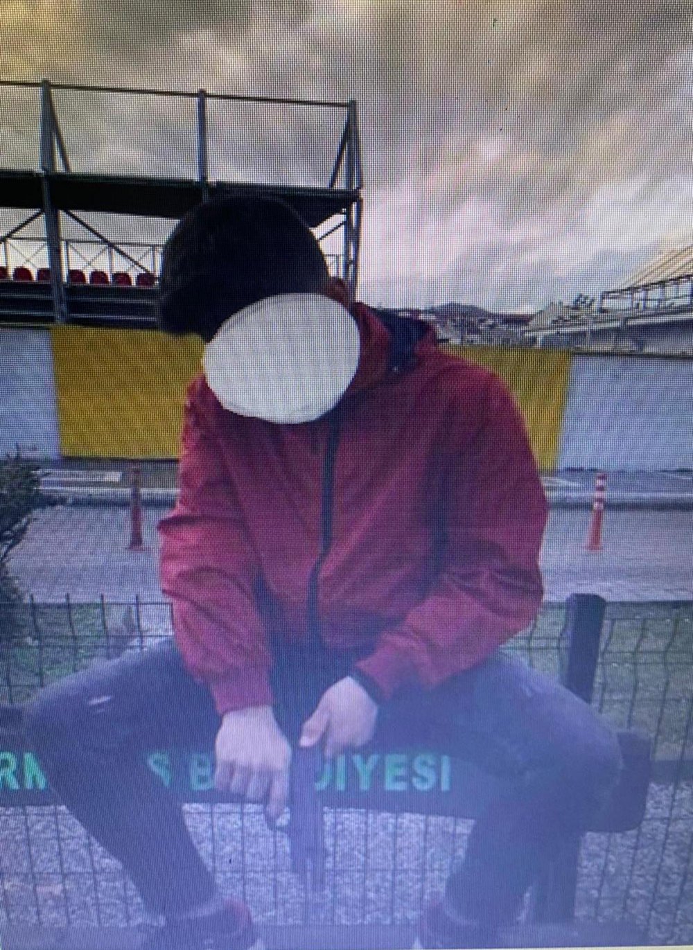 Şiddet içerikli dizilere özenip, bellerinde tabanca ile gezince başlarına iş açıldı
