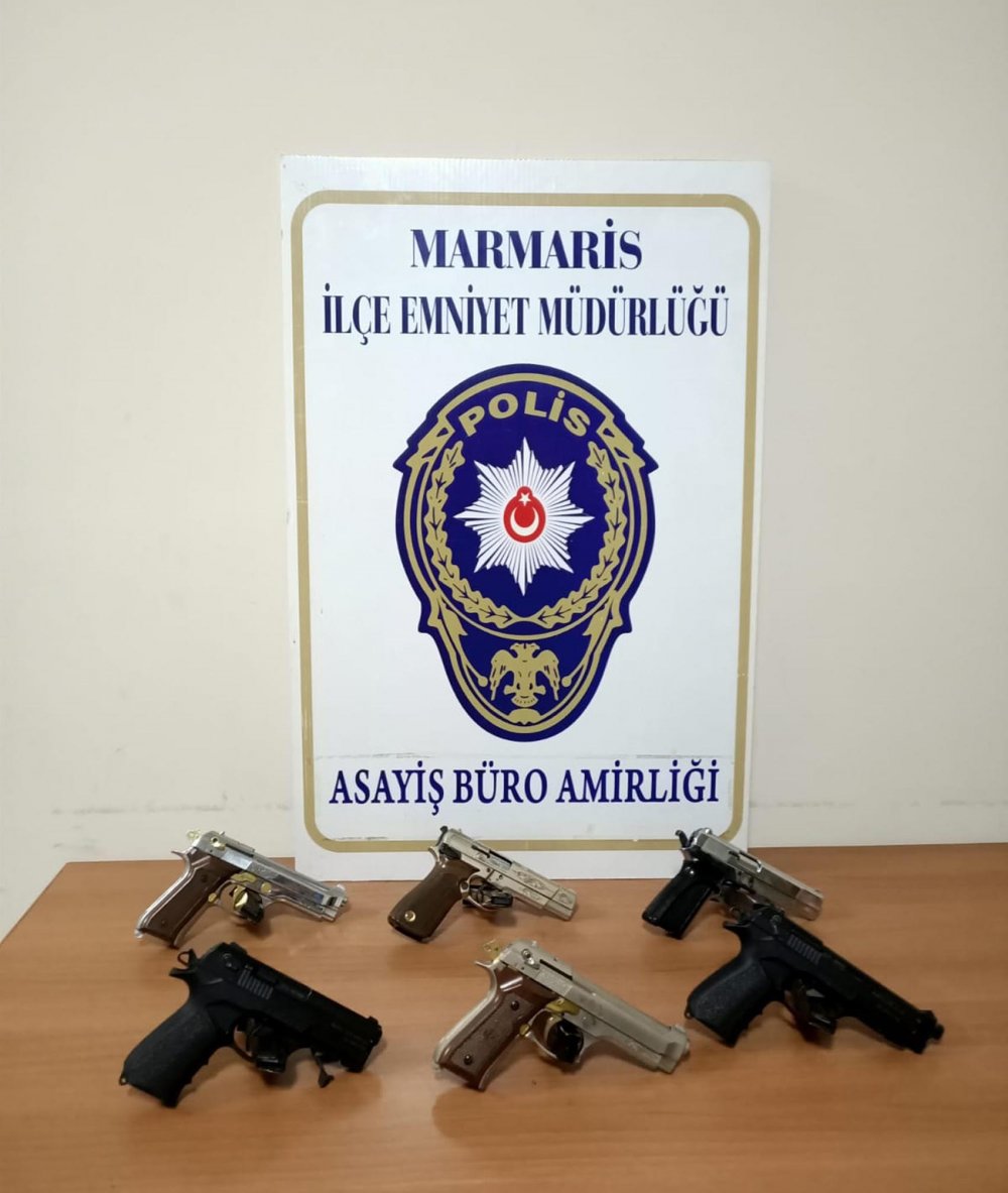 Şiddet içerikli dizilere özenip, bellerinde tabanca ile gezince başlarına iş açıldı
