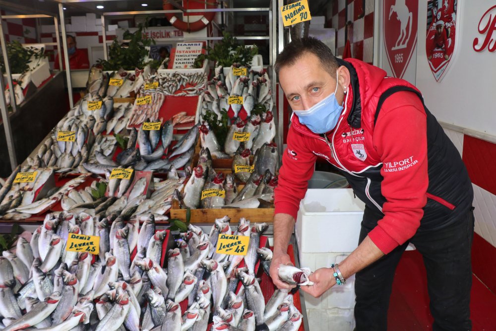 Tezgahlarda barbun, mezgit ve çinakopa talep arttı