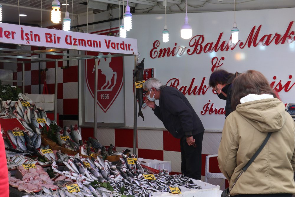 Tezgahlarda barbun, mezgit ve çinakopa talep arttı