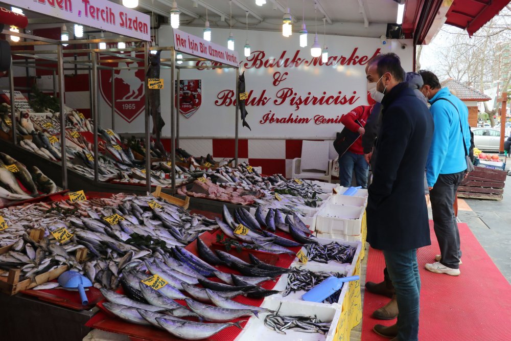 Tezgahlarda barbun, mezgit ve çinakopa talep arttı