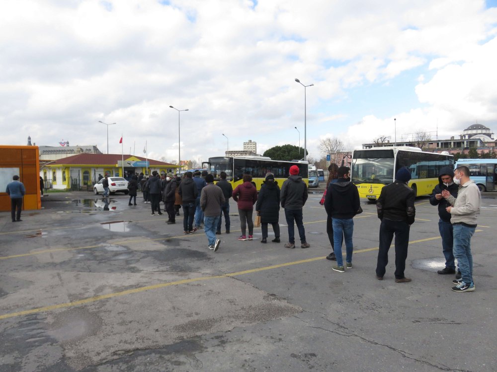 Toplu ulaşımda HES kodu kuyrukları havadan fotoğraflandı