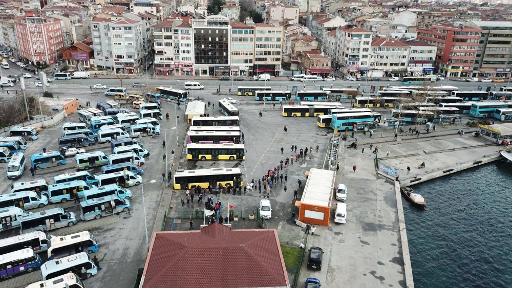 Toplu ulaşımda HES kodu kuyrukları havadan fotoğraflandı