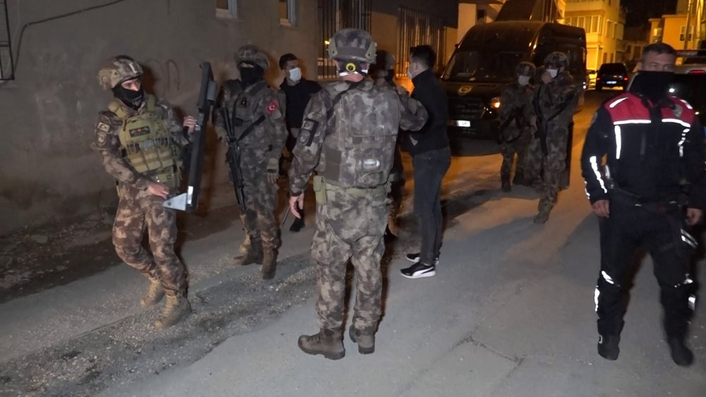 KADES butonuna bastı, polis alarma geçti