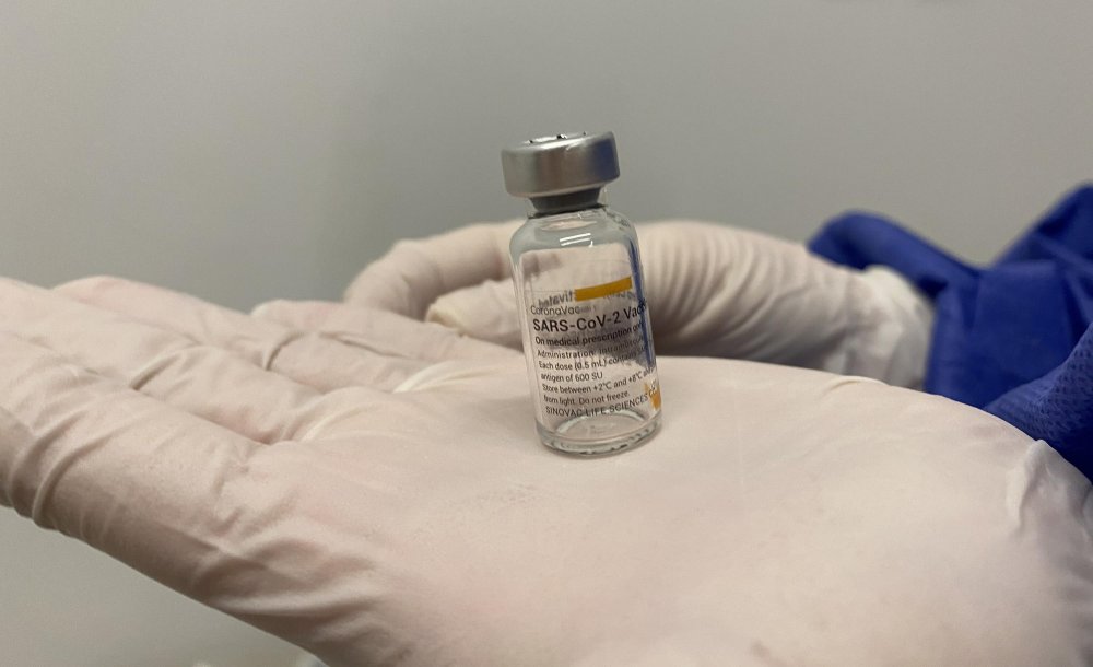 Uzman isimden Kovid-19 aşısıyla ilgili açıklama: Nadir görülen yan etkiler, aşının tipine göre değişebilir