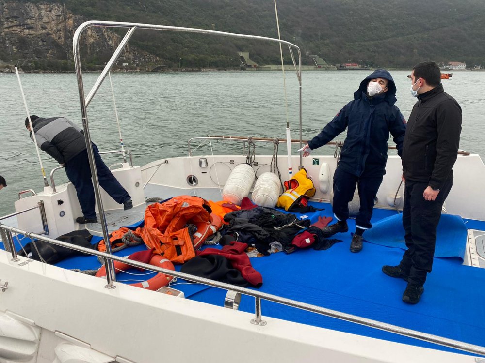 Bartın’da 12 personeli bulunan kuru yük gemisi battı