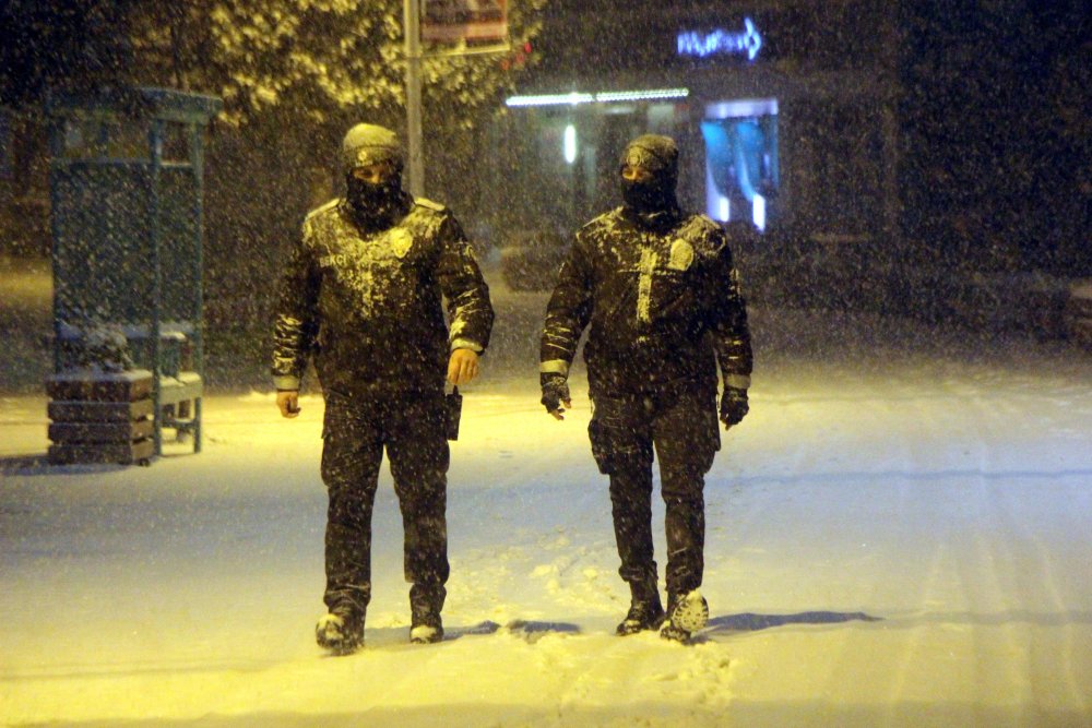 Bolu'da kar yağışı