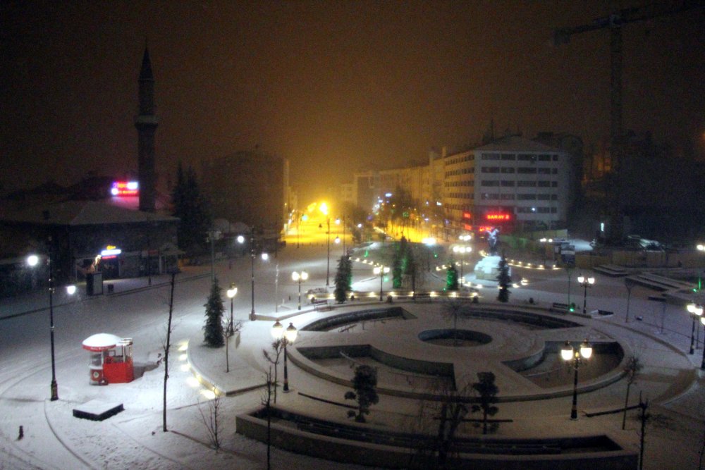 Bolu'da kar yağışı