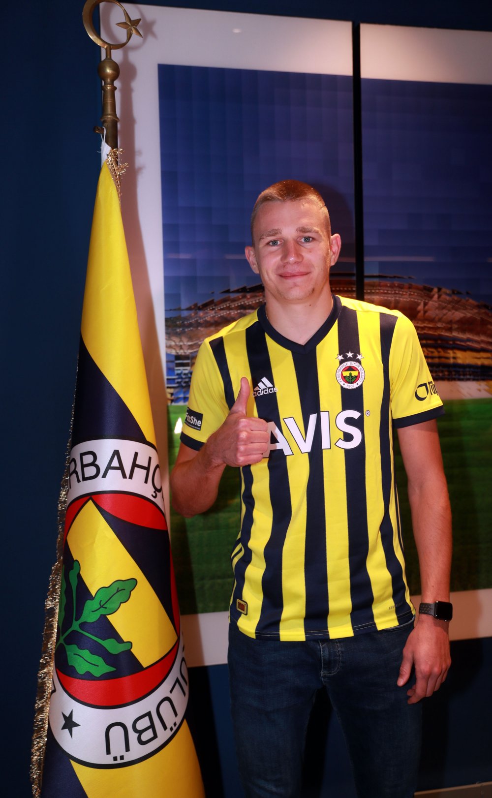 Fenerbahçe, Attila Szalai ile 4,5 yıllık anlaşma imzaladı