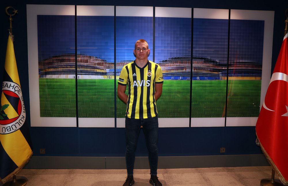 Fenerbahçe, Attila Szalai ile 4,5 yıllık anlaşma imzaladı