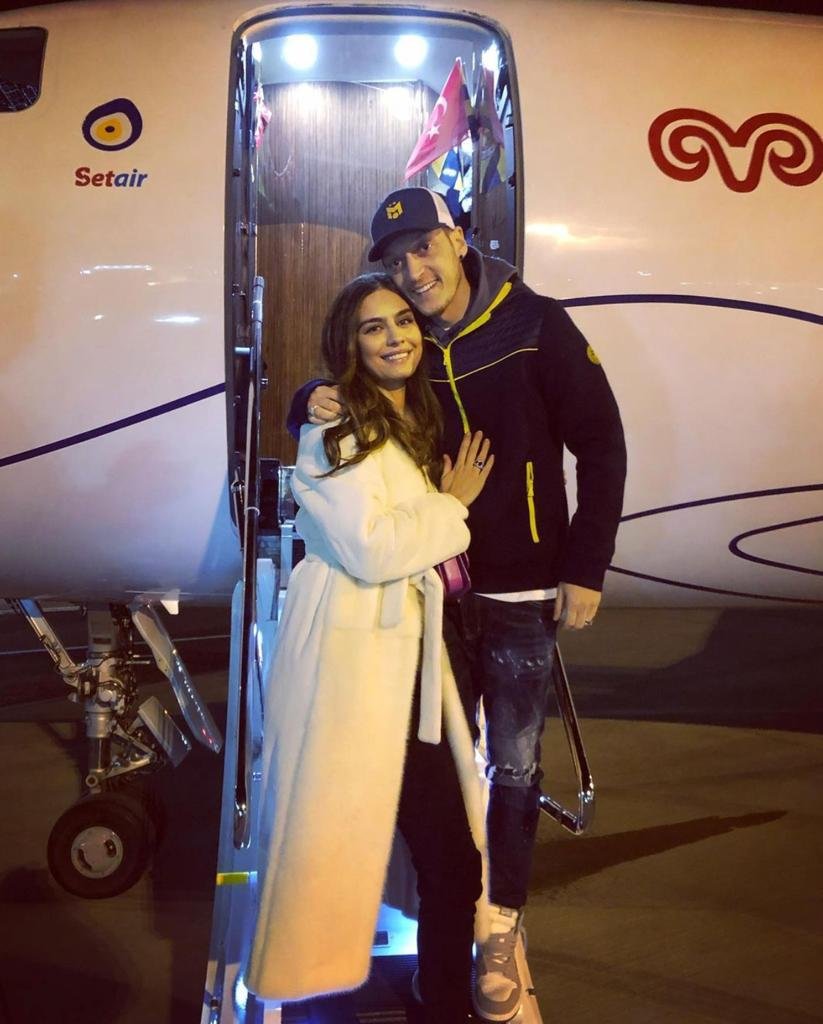 Fenerbahçe: Kulübümüz, transfer süreçlerini ilerletmek için Mesut Özil'i İstanbul'a getiriyor