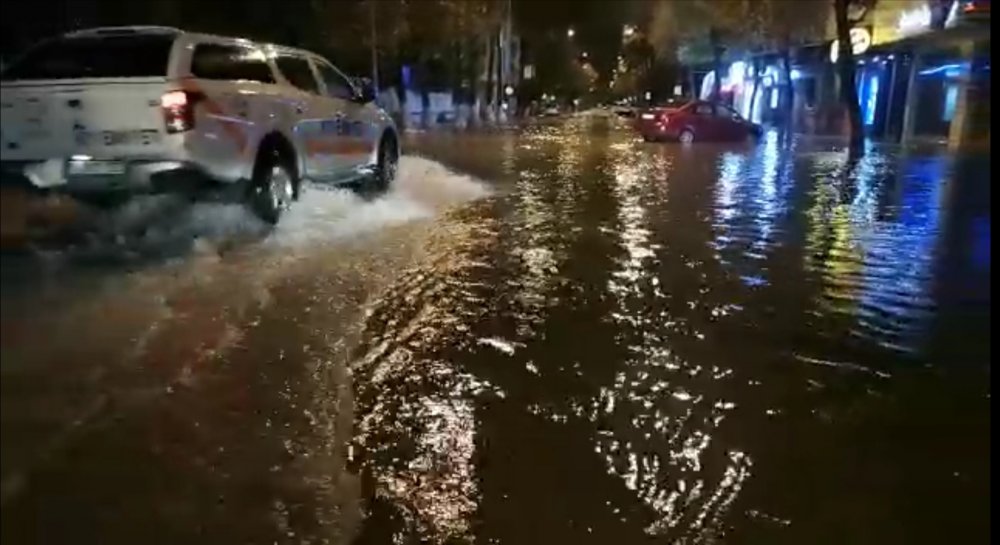 Fethiye'de sağanak hayatı olumsuz etkiledi