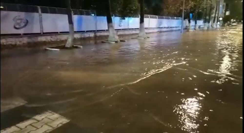 Fethiye'de sağanak hayatı olumsuz etkiledi