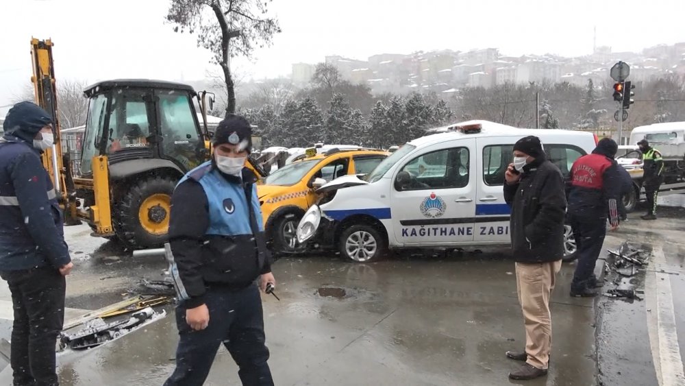 Kağıthane’de trafik kazası: 1 yaralı