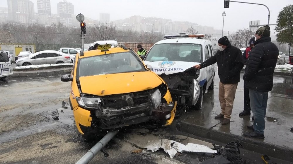 Kağıthane’de trafik kazası: 1 yaralı