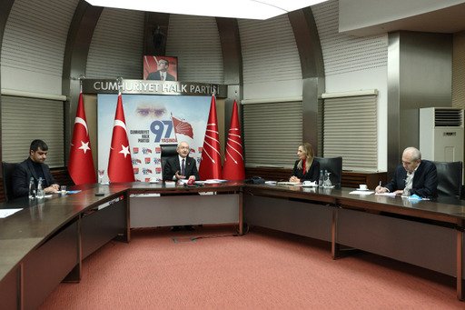 Kılıçdaroğlu, ev kadınlarıyla bir araya geldi