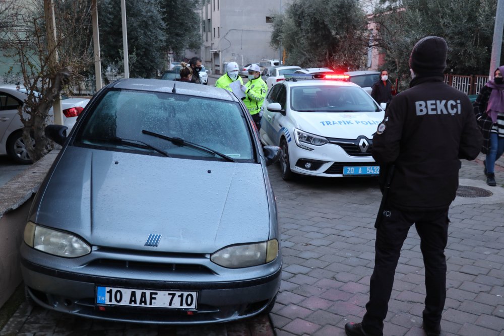 Kısıtlamada 'dur' ihtarına uymayan ehliyetsiz sürücüye 13 bin TL ceza