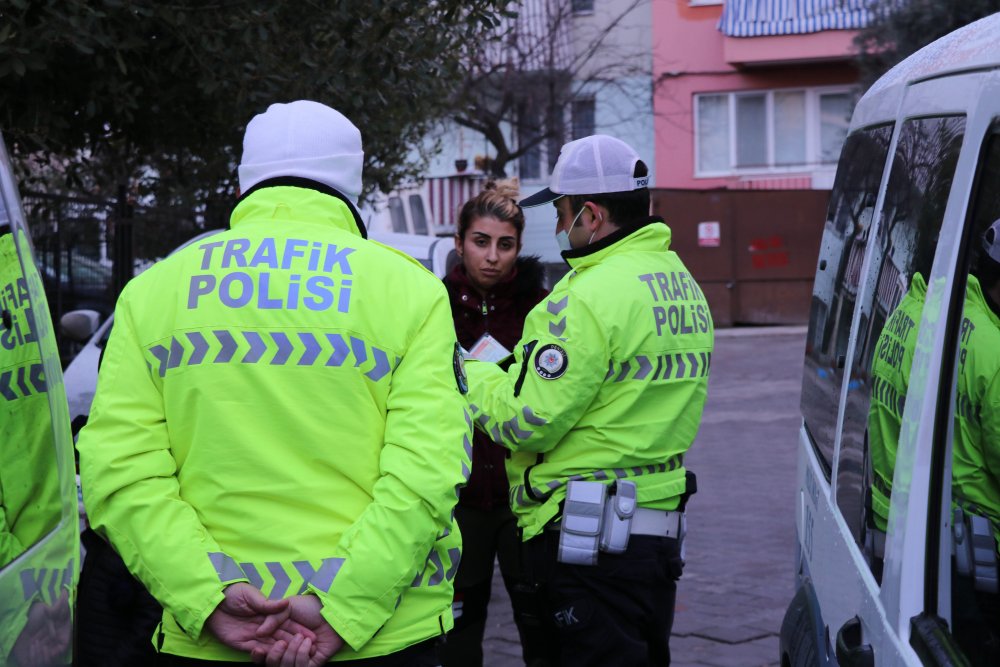 Kısıtlamada 'dur' ihtarına uymayan ehliyetsiz sürücüye 13 bin TL ceza