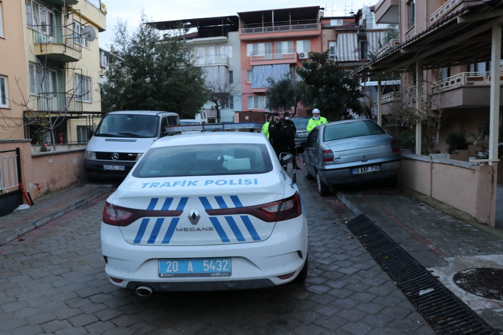 Kısıtlamada 'dur' ihtarına uymayan ehliyetsiz sürücüye 13 bin TL ceza