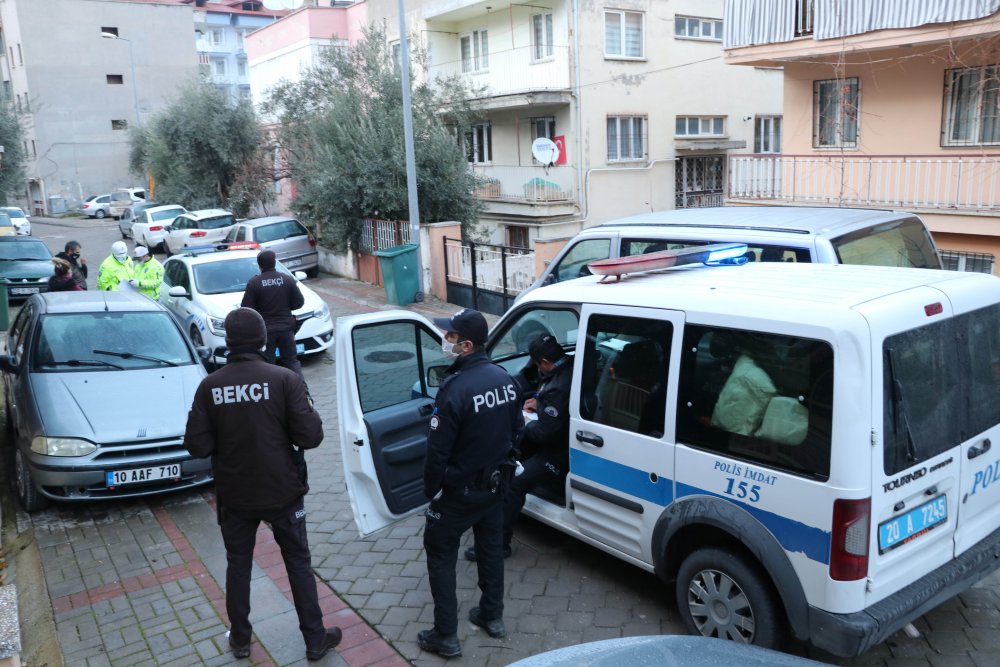 Kısıtlamada 'dur' ihtarına uymayan ehliyetsiz sürücüye 13 bin TL ceza