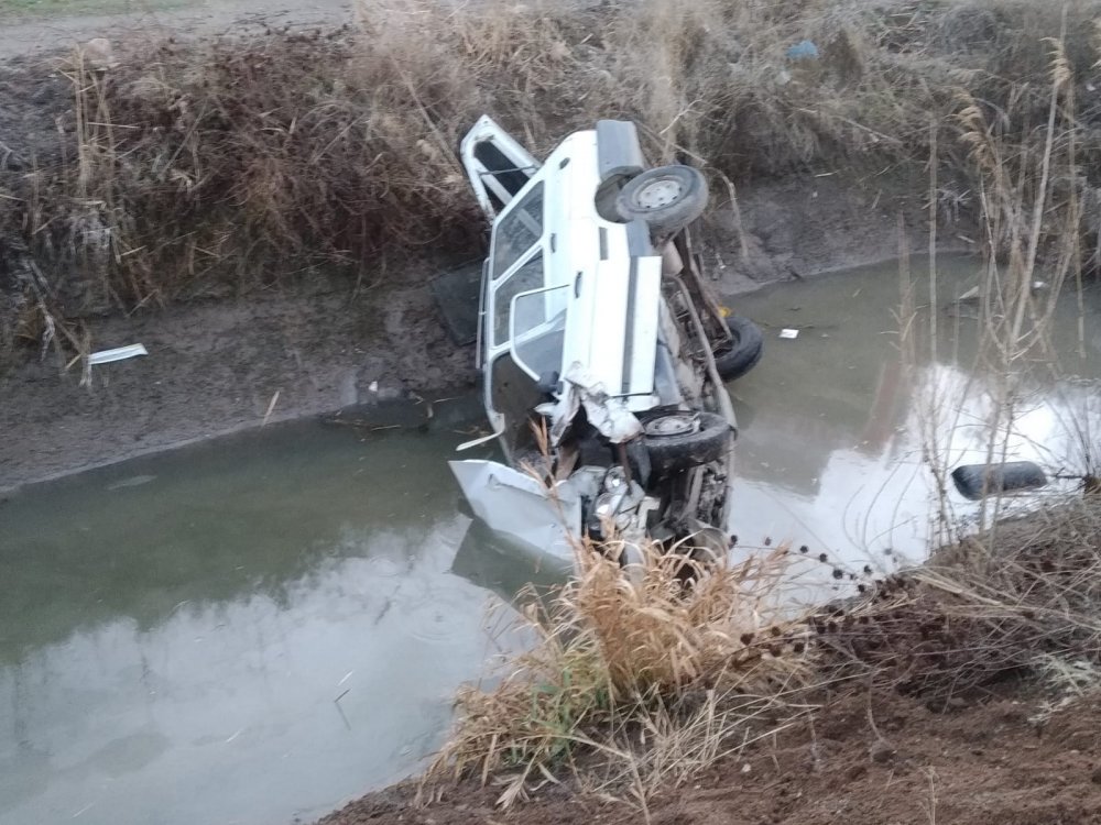 Otomobil su kanalına uçtu: 1 ölü, 1 yaralı