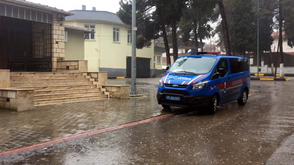Seyir halindeki otomobilde sırtından vurulan fırıncı öldü