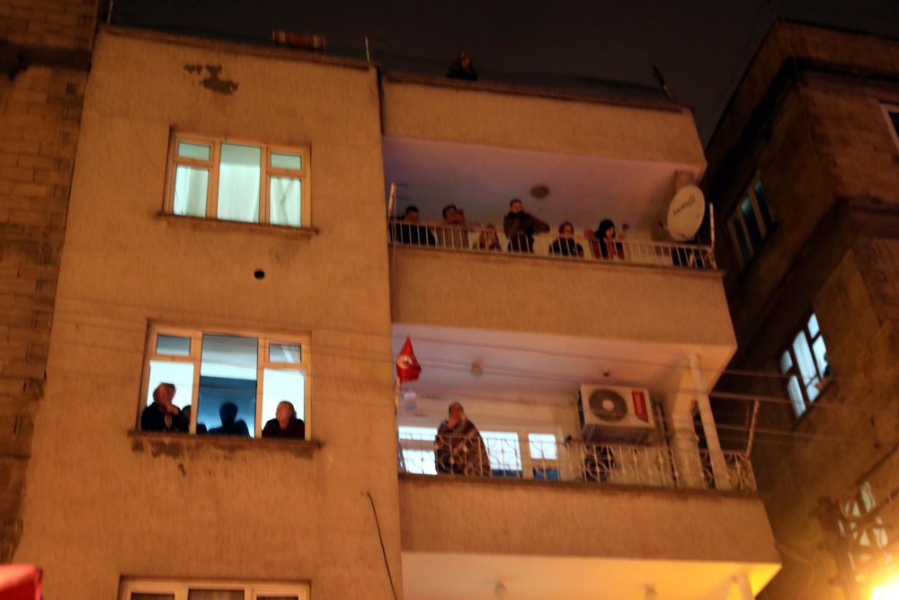 Suriyeli ailenin kaldığı metruk binada göçük: 4 yaralı