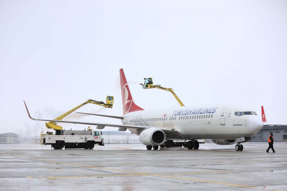THY, 3 günde 125 uçağa de-icing işlemi uyguladı
