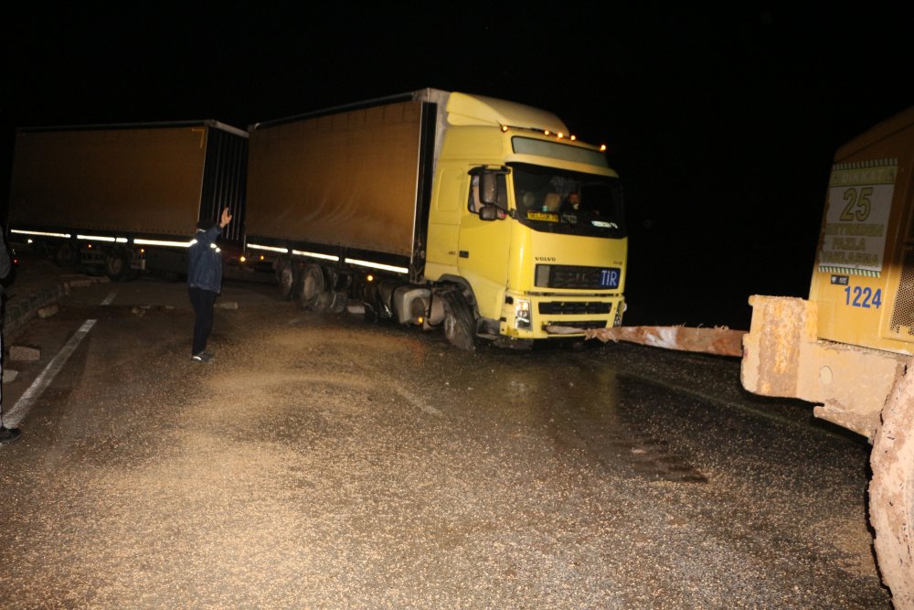 Tokat'ta 3 ayrı buzlanma kazası: 4 yaralı