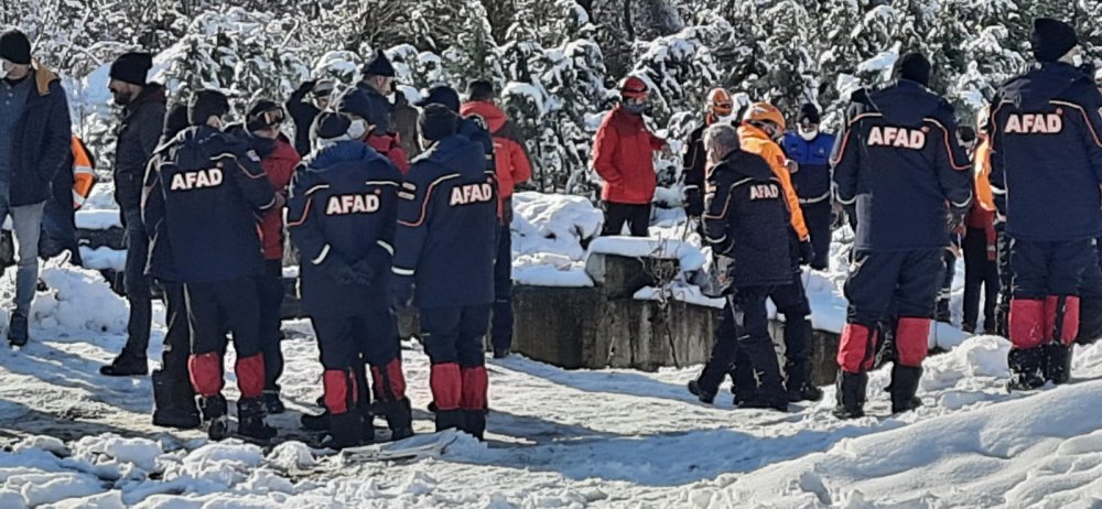 175 KİŞİLK EKİPLE ARANIYORDU: 5 gündür aranan doktor, menfeze düşen otomobilinde yaşamını yitirmiş halde bulundu