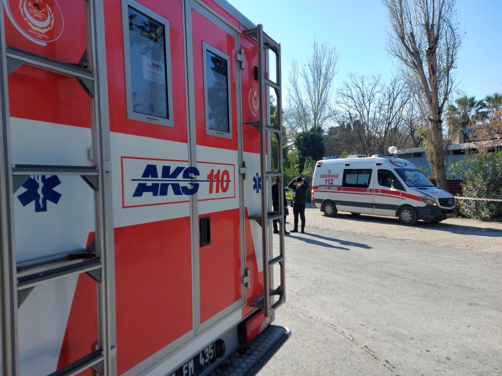 Evsiz adam, fuar alanındaki gölette ölü bulundu