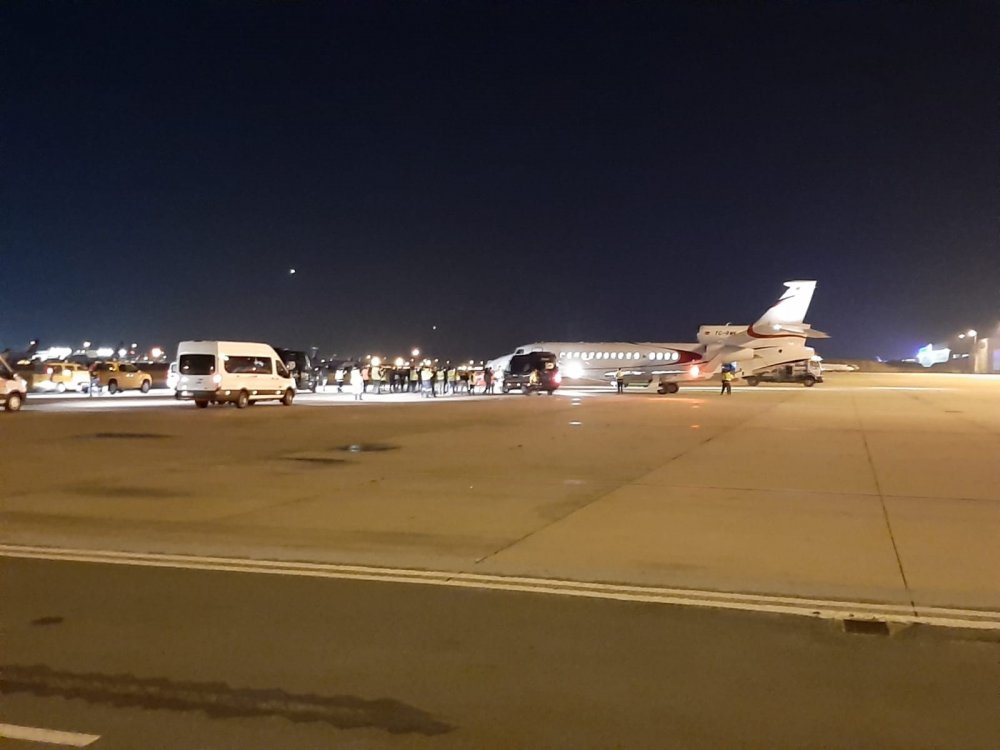 Mesut Özil imza için İstanbul'da