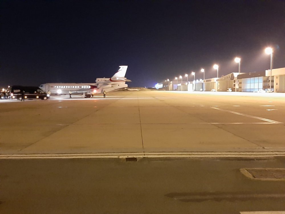 Mesut Özil imza için İstanbul'da